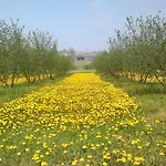 Cascina Dei Giacinti مزرعة للإقامة
