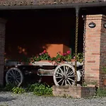 Cascina Dei Giacinti مزرعة للإقامة