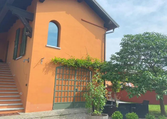 Cascina Dei Giacinti مزرعة للإقامة *