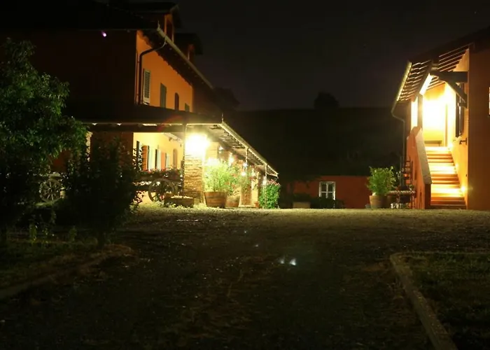 Cascina Dei Giacinti مزرعة للإقامة