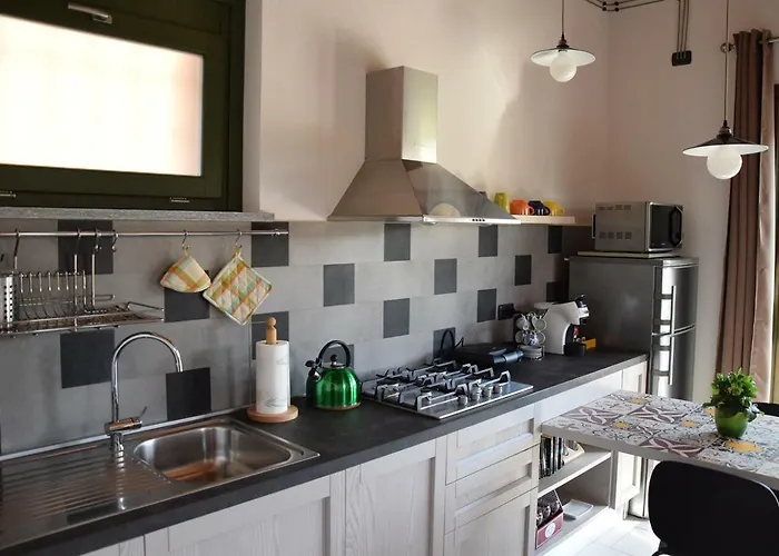 Cascina Dei Giacinti مزرعة للإقامة *
