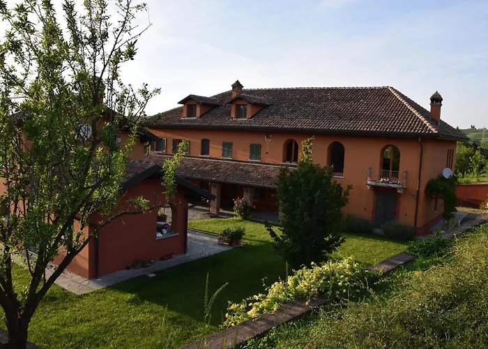 Cascina Dei Giacinti مزرعة للإقامة