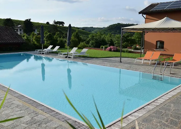 Cascina Dei Giacinti مزرعة للإقامة